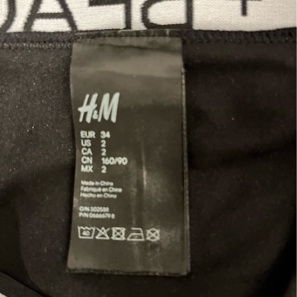 H&M black bathing suit - Picture 4 of 4